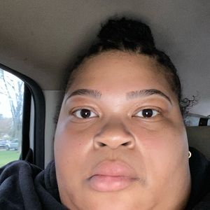 Meet your Posher, Latisha